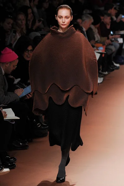 Look 29